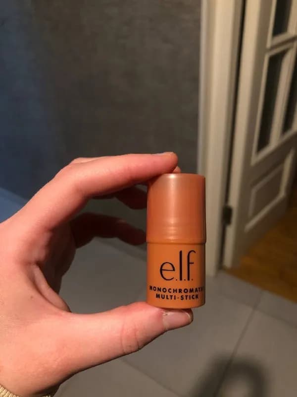 elf, использовала один раз — не подошел оттенок. bronzed cherry — Тбилиси — 60 ₾