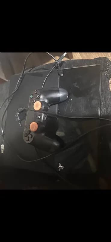 PS4 500gb в комплекте с играми — Тбилиси — 450 ₾