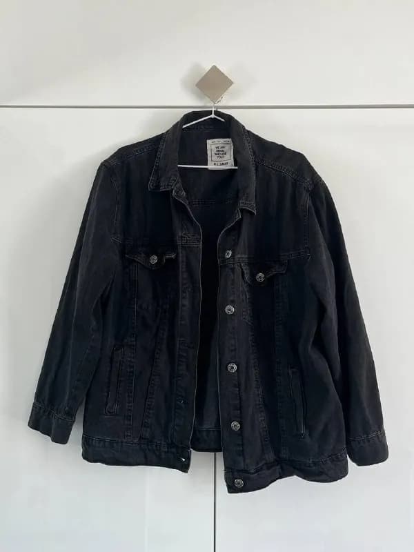 1) Куртка джинсовая pull&bear, L (я носила на S как оверсайз) — 25gel — Тбилиси — 25 ₾