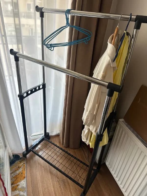 Напольная вешалка для одежды — Батуми — 50 ₾