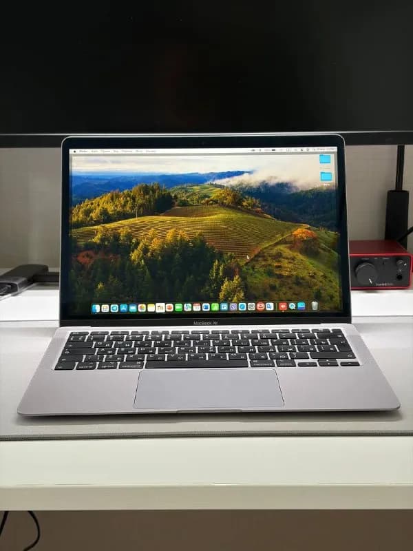MacBook Air 13» (2020), 256 GB — Батуми — 850 ₾