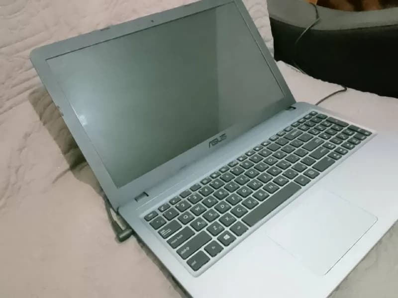 asus r540s. — Батуми — 180 ₾