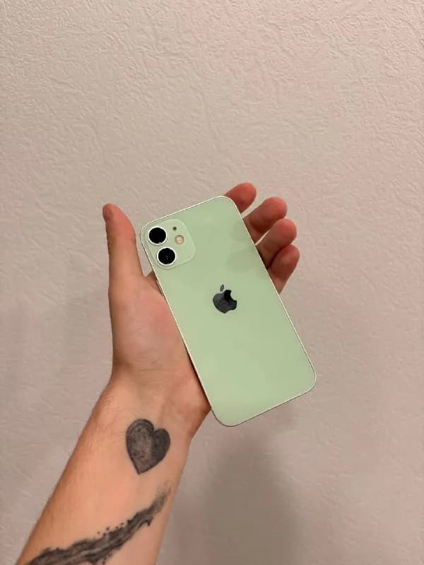 iphone 12 mini, 128 gb, 100%, идеальное состояние, использовался как второй телефон — 400 лар — Батуми — 400 ₾