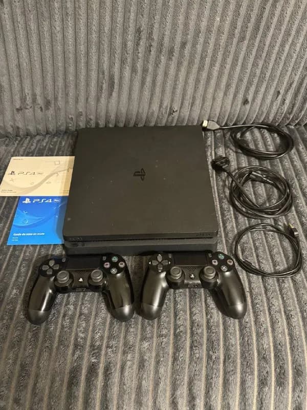 PlayStation PS4 Slim с играми. — Тбилиси — 550 ₾