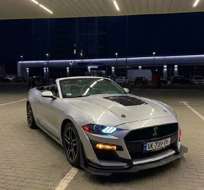 Ford Mustang Cabrio — Батуми