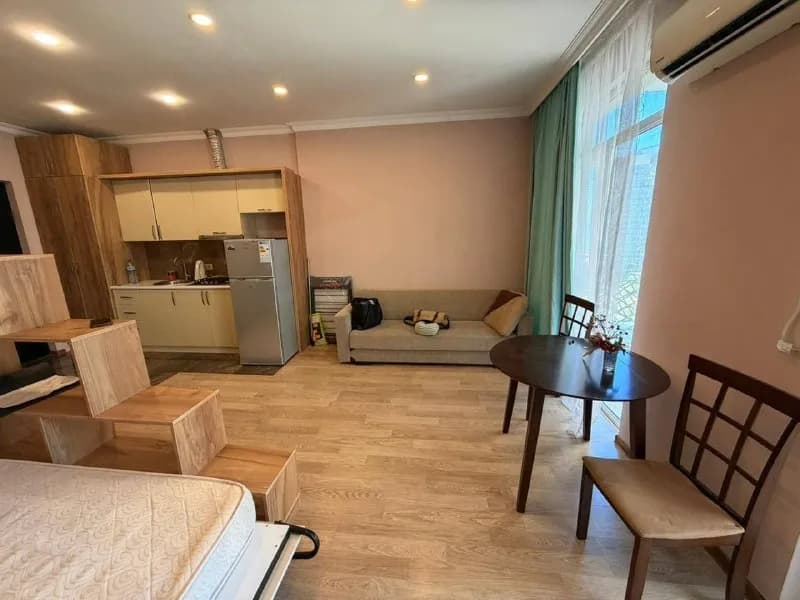 65 — Батуми — 350 $