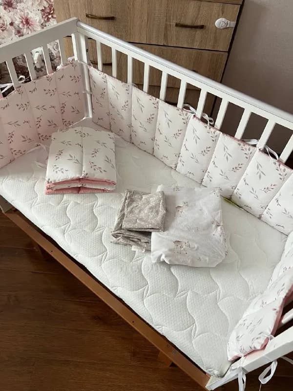 Tomix Olivia в комплекте с матрасом Plitex comfort elite. А также бортики и новый, нежный комплект б — Тбилиси — 500 ₾