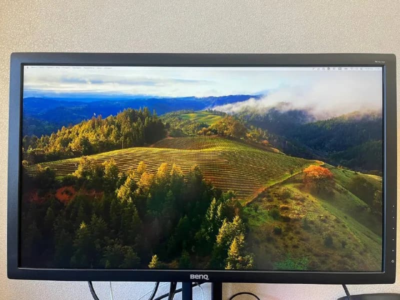 1. 🖥 Дизайнерский 2К монитор 27'' со 100% sRGB покрытием и защитой для глаз BenQ PD2700Q. — Тбилиси — 499 ₾
