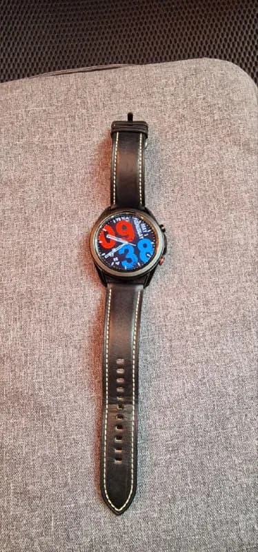 Samsung Galaxy Watch 3 45 мм (черный). Состояние идеальное. Бу полгода. В комплекте часы с ремешком и — Тбилиси — 190 ₾