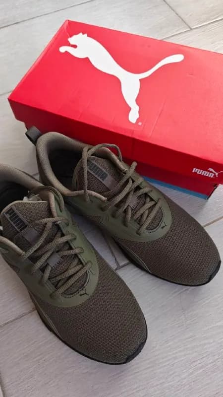 Puma, 43 р, 28 см стелька. Заказывали с официального сайта за 250 лари, цена продажи 200 лари, не по — Батуми — 250 ₾