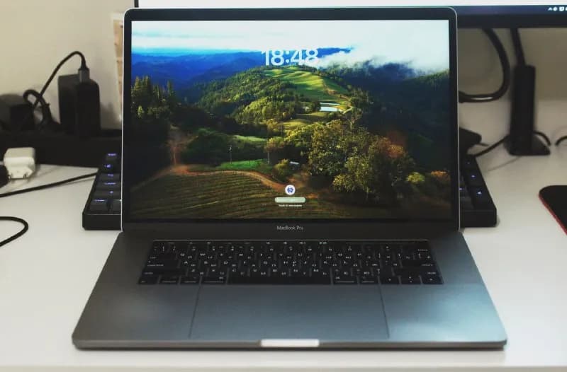 MacBook Pro 2018 15-inch — Тбилиси — 1,300 ₾