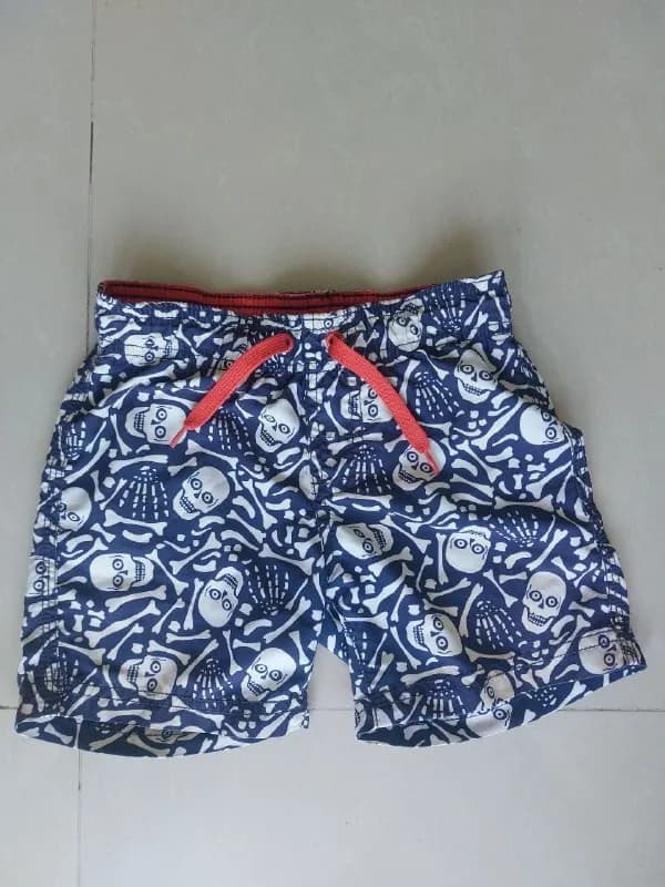 H&M на 5-6 лет — Батуми — 10 ₾