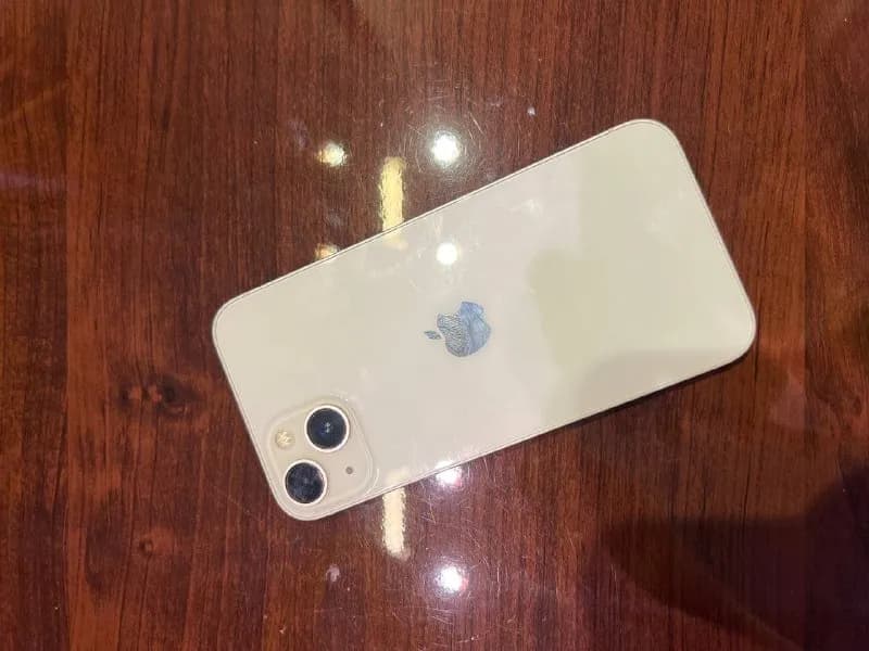 iPhone 13 128 ГБ — Батуми — 700 ₾