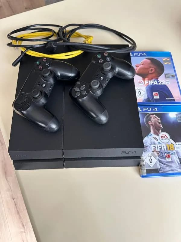 PlayStation 4, модель CUH-1216B (500 ГБ). Консоль полностью исправна, работает без нареканий. Играл — Батуми — 450 ₾