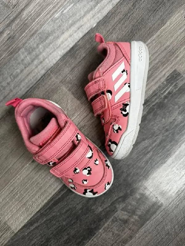Adidas (очень красивые и удобные кеды) 22 размер (14 см) — 40 лари. — Тбилиси — 40 ₾