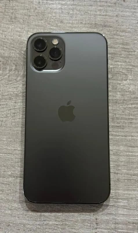 iPhone 12 Pro 128 gb. Цена 1000 лари. Батарея 83% — Тбилиси — 1000 ₾
