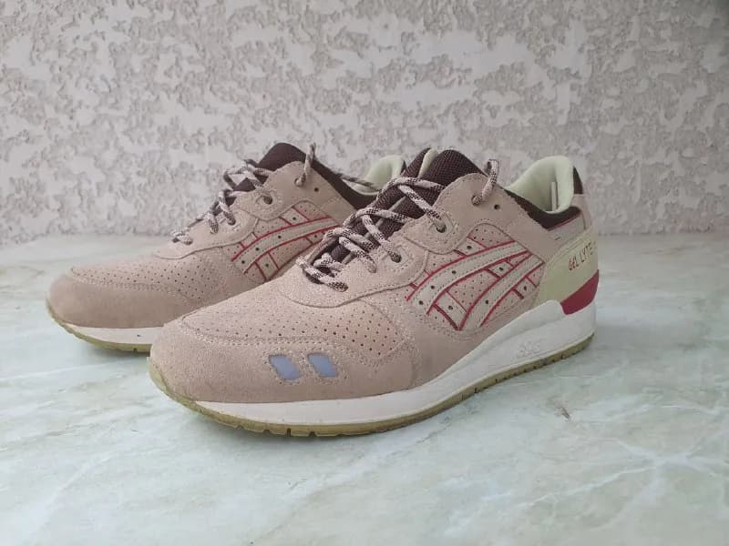 Asics оригинал кроссовки кожаные, размер 41.5-42, цена 100 лари — Тбилиси — 100 ₾