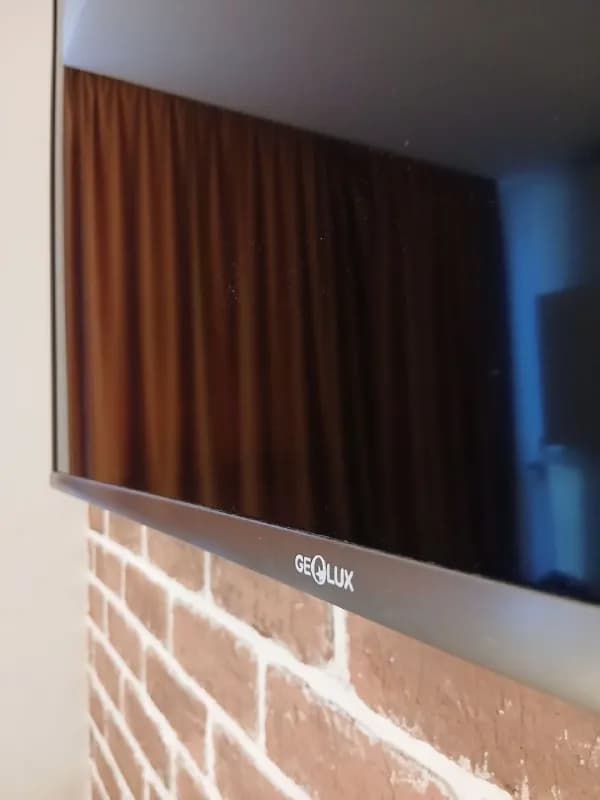 Smart TV Geolux 50» в отличном состоянии (+ полный комплект) 📺 — Батуми — 900 ₾