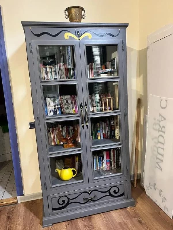 Шкаф со стеклом — Тбилиси — 400 ₾