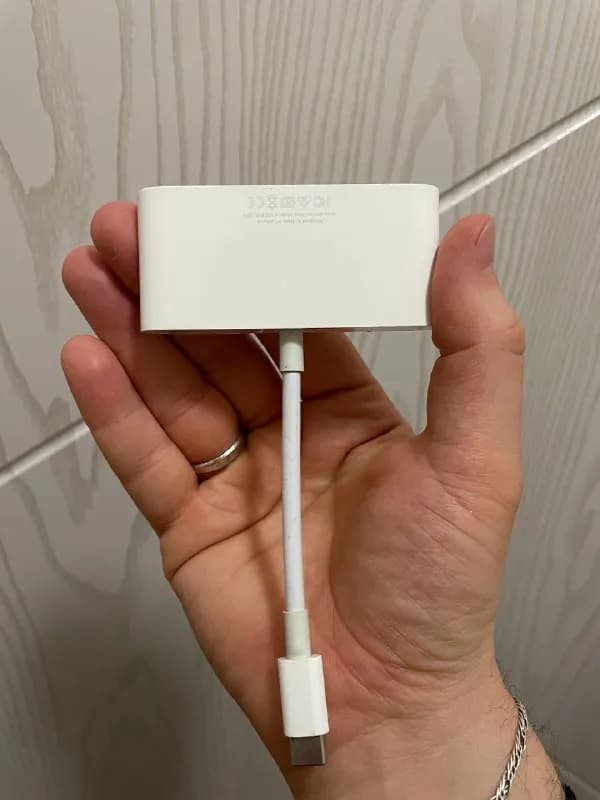 MacBook adapter — Тбилиси — 80 ₾