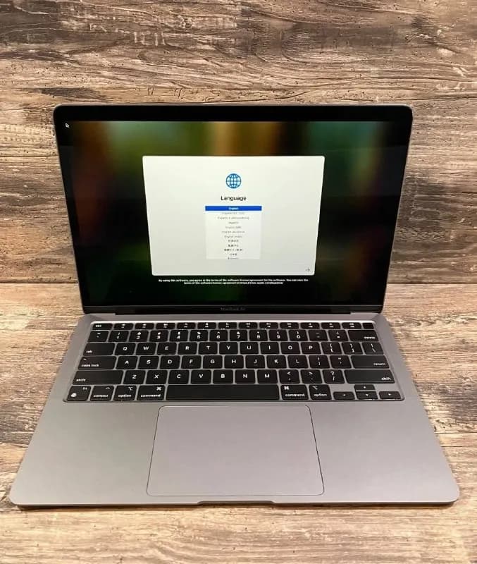 MacBook Air M[телефон] GB / 256 GB SSD). Состояние отличное. — Батуми — 1,200 ₾
