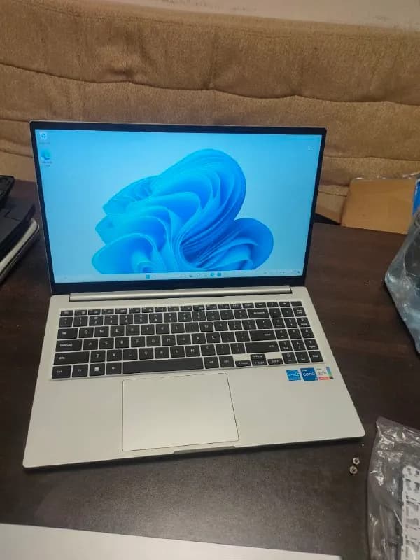 1)Samsung 750TDA — Тбилиси — 1300 ₾