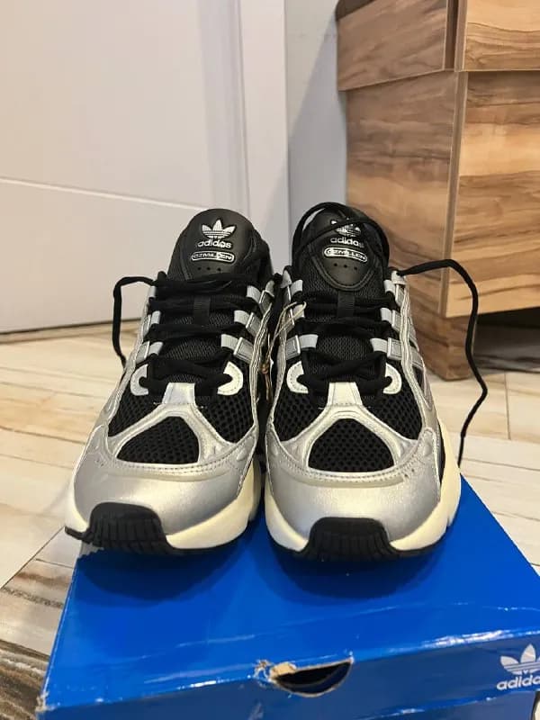 adidas OZMILLEN, мужские, размер: US 10 — Тбилиси — 220 ₾