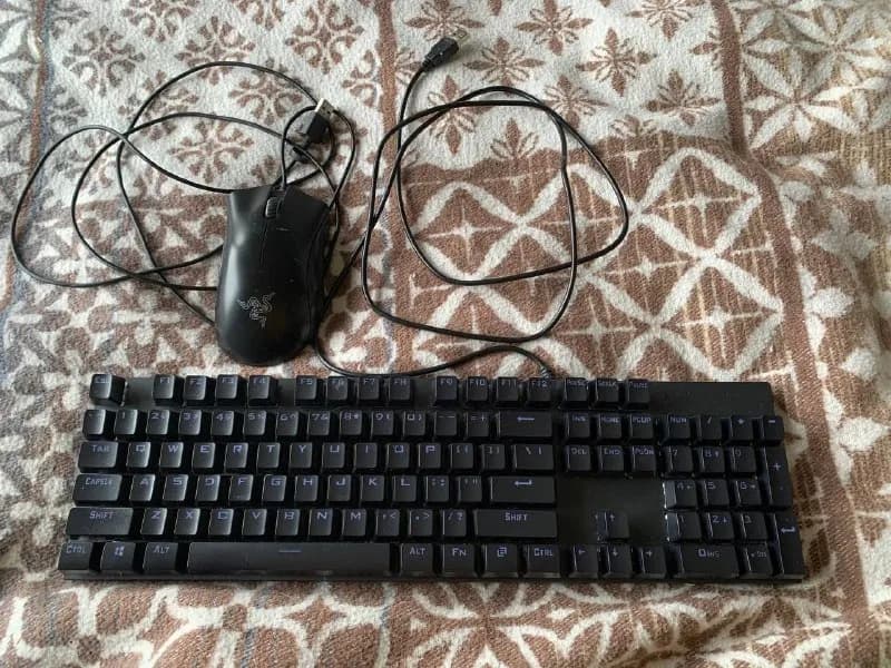 Redragon K582, почти новая, красные свитчи, английская раскладка. RGB подсветка, много режимов. 90 л
