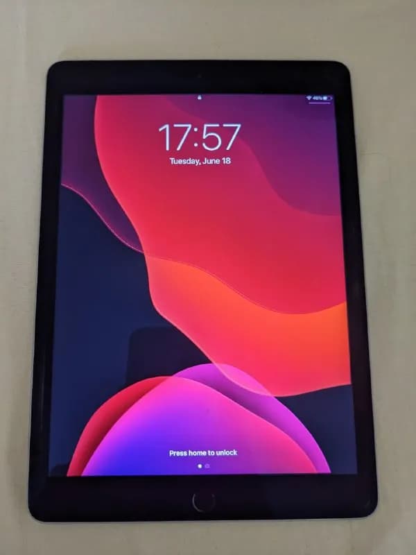 ipad air 2 64 gb wi-fi. Батарея 91%(3utools). Состояние норм, на экране царапин вроде нет, сзади ест — Тбилиси — 200 ₾