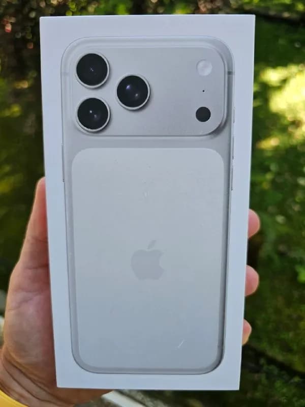 iPhone 17 Pro max 256 esim Silver новый 3600 лари. — Батуми — 3 600 ₾