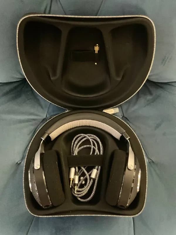 Focal Elegia в состоянии, близком к новым. — Батуми — 1 200 ₾