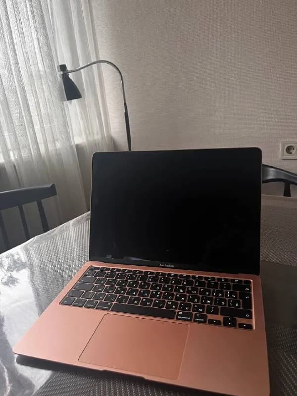 macbook air m1 2020 8/256gb — Тбилиси — 2 000 ₾
