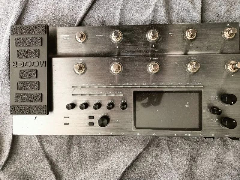 mooer ge300 полностью рабочий девайс — Батуми — 1 000 ₾