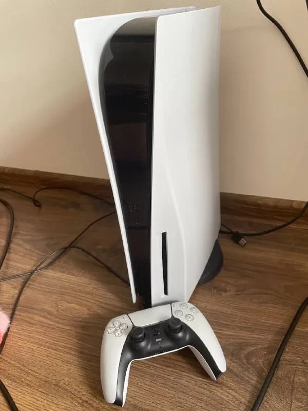PlayStation 5 PS5 с дисководом, в комплекте 1 геймпад. Игра на диске Hogwarts Legacy в подарок — Тбилиси — 1 200 ₾