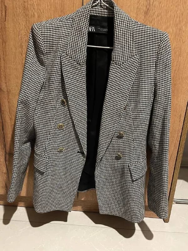 1) Пиджак ZARA новый размер М, но можно и на S. — 40 лари. — Тбилиси — 40 ₾