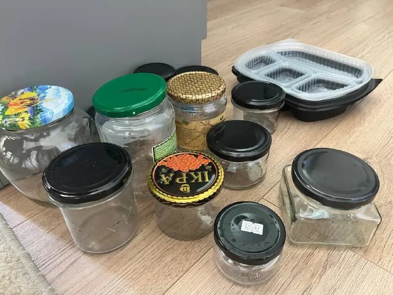Банки и баночки с винтовыми крышками — Тбилиси