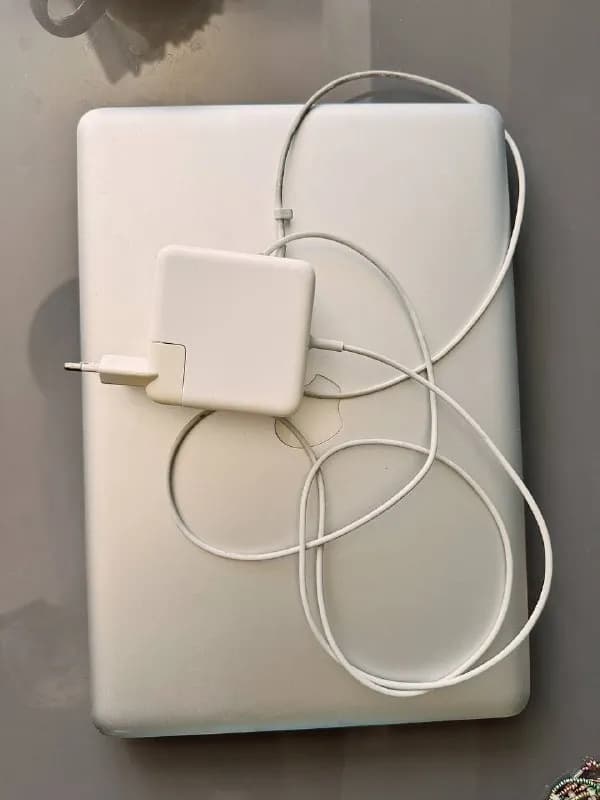 MacBook Pro 13 — Тбилиси — 400 ₾