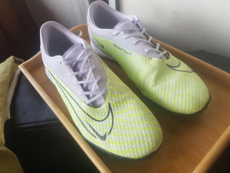 Nike Phantom GX Academy 46 размер, целые, в хорошем состоянии. 90 лари. — Тбилиси — 90 ₾