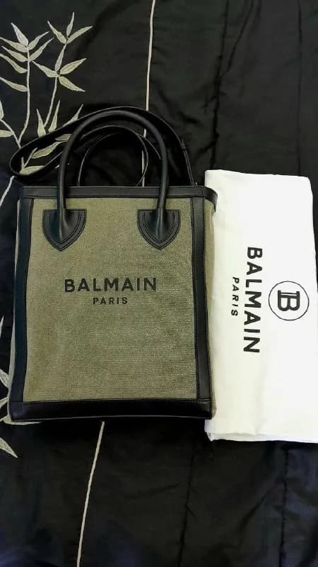 Balmain B-army, носилась редко, в идеальном состоянии. Кожа+прочный текстиль. Чек утерян в России, т — Тбилиси — 200 $