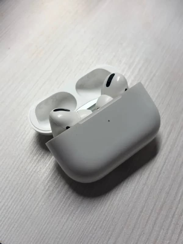 Apple AirPods Pro 1 — Батуми — 160 ₾