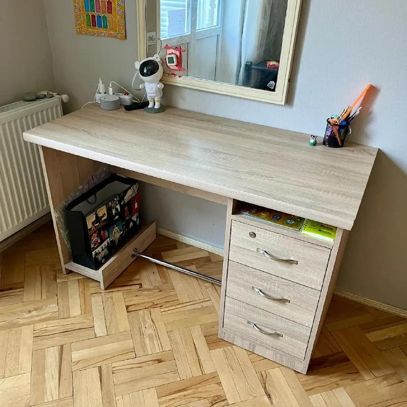 Стол рабочий 130×60 высота 77 — Тбилиси — 80 ₾
