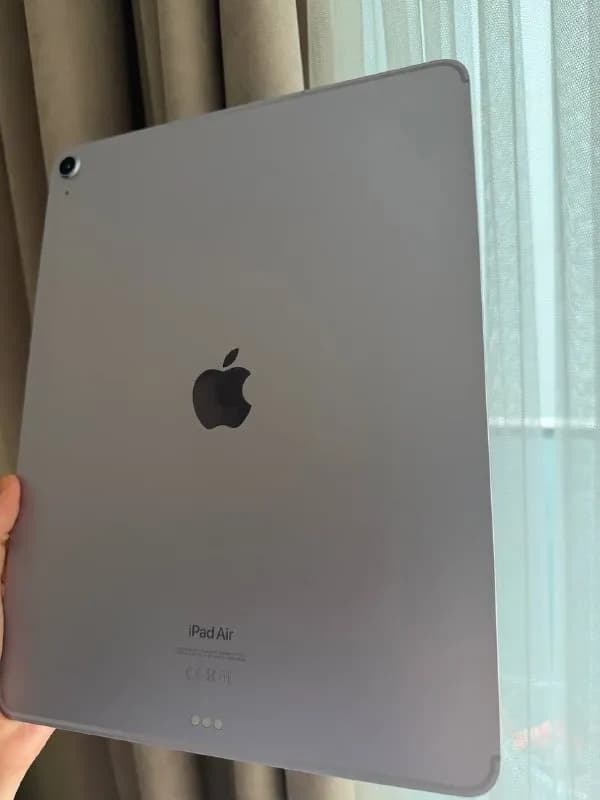 apple ipad 13 m², 256 гб, фиолетового цвета, в идеальном состоянии, всегда был в чехле, 2500 лари, ес — Батуми — 2 500 ₾