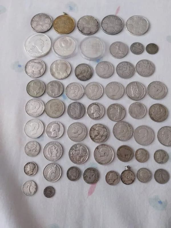700 грам, грам за 10 лари, продаё всё вместе — Батуми — 10 ₾