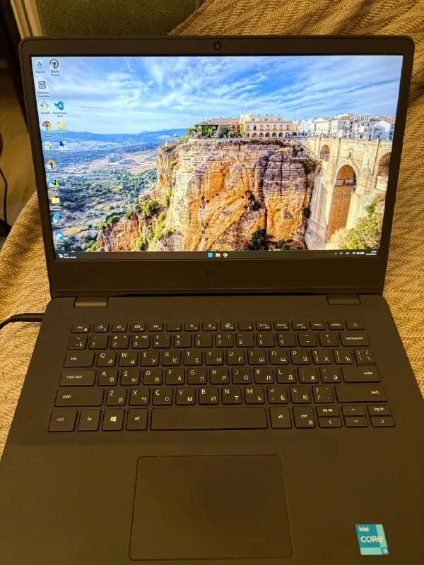 Dell vostro — Батуми — 400 ₾