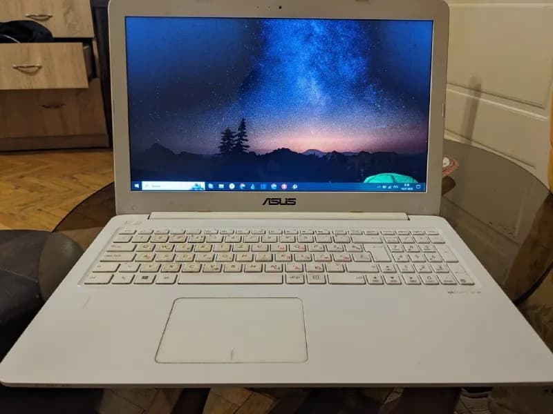 Asus — Тбилиси — 300 ₾