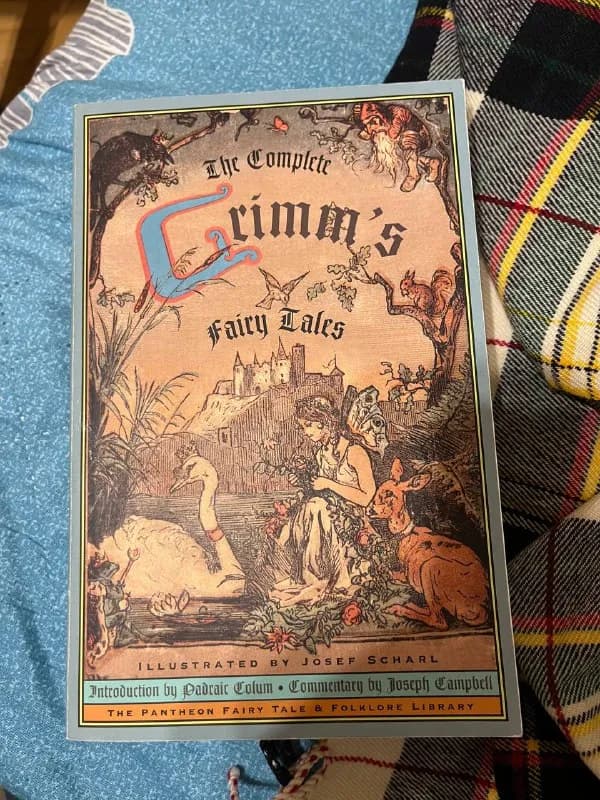 The Complete Grimm‘s Fairy Tales. Иллюстрации Josef Scharl, перевод на английский Margaret Hunt. — Тбилиси — 50 ₾