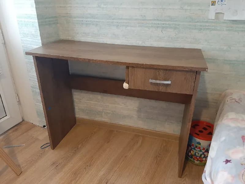 Стол 100×40 с ящиком — Тбилиси — 70 ₾