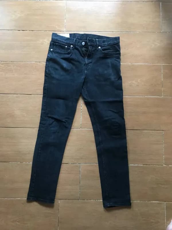 H&M slim fit, размер 31/32, состояние 4 — 20 gel — Тбилиси — 20 ₾