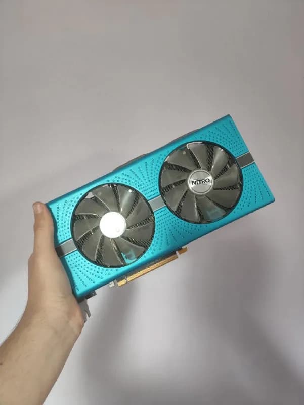 rx 580 8gb в состоянии как новая, заводские заглушки на месте. Хорошие температуры в FurMark до 61 г