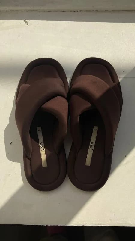 1. Тапочки Zara — Тбилиси — 5030 ₾